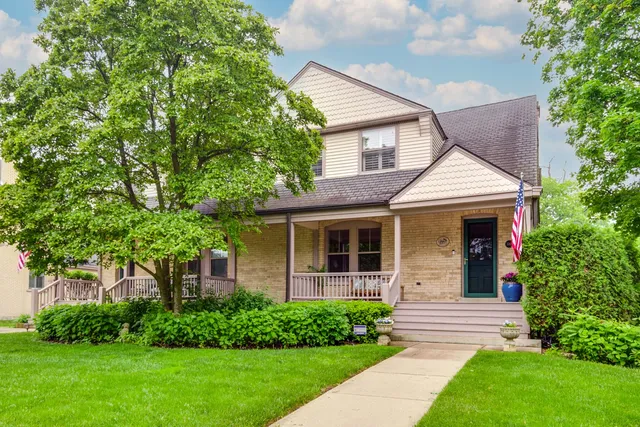 $1,149,500 | 3760 Gilgare Lane, Highland Park, IL 60035
