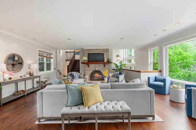 $1,149,500 | 3760 Gilgare Lane, Highland Park, IL 60035