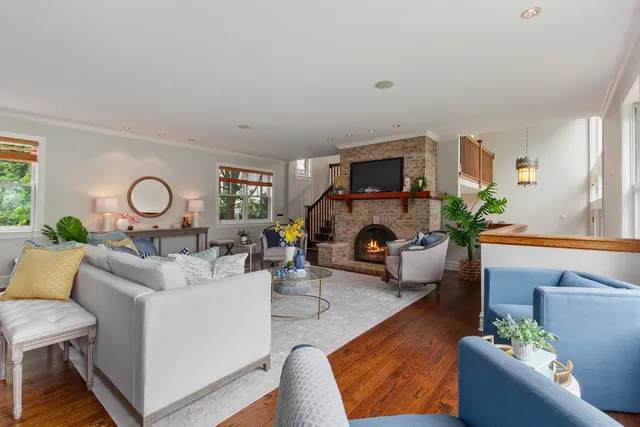 $1,149,500 | 3760 Gilgare Lane, Highland Park, IL 60035