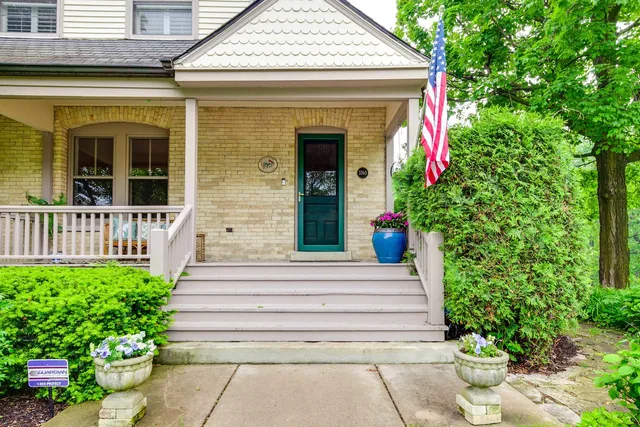 $1,149,500 | 3760 Gilgare Lane, Highland Park, IL 60035