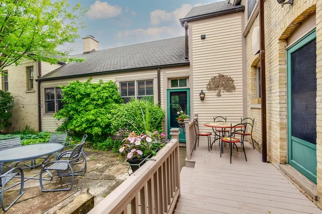 $1,149,500 | 3760 Gilgare Lane, Highland Park, IL 60035