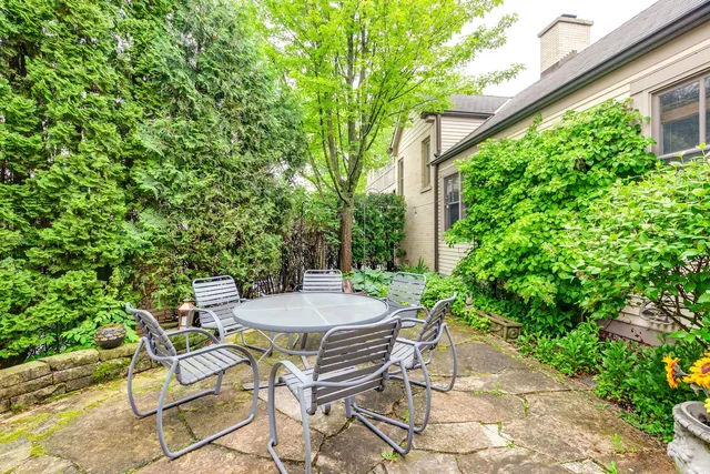 $1,149,500 | 3760 Gilgare Lane, Highland Park, IL 60035