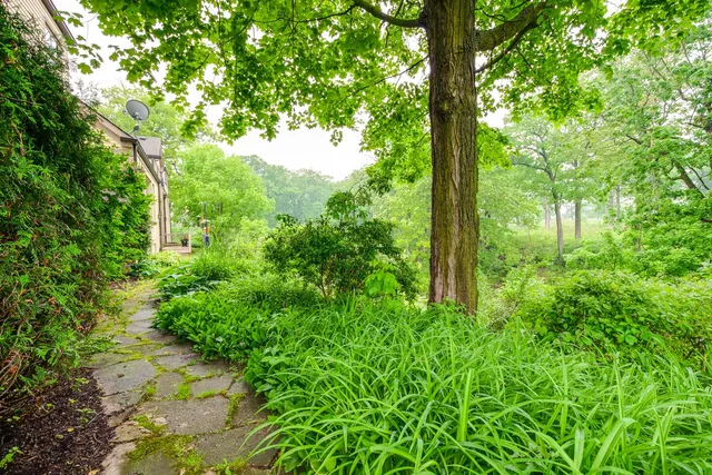 $1,149,500 | 3760 Gilgare Lane, Highland Park, IL 60035