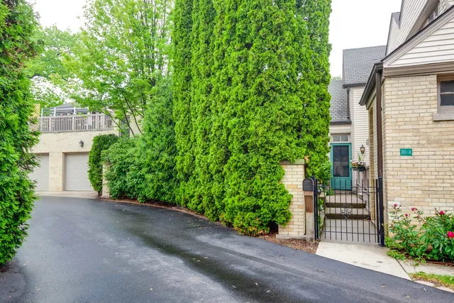 $1,149,500 | 3760 Gilgare Lane, Highland Park, IL 60035