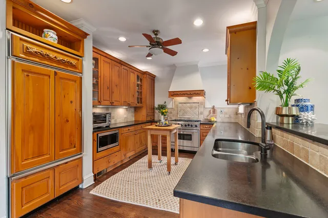 $1,149,500 | 3760 Gilgare Lane, Highland Park, IL 60035