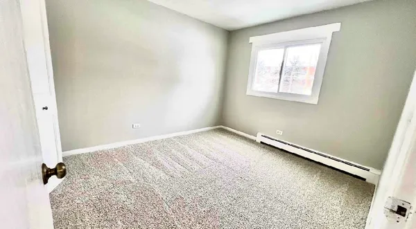 $1,575 | 1355 Abbott Drive, Unit 3, Elgin, IL 60123