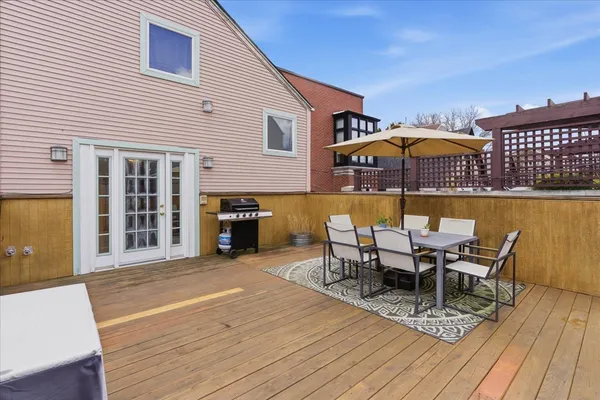 $985,000 | 2016 West Charleston Street, Chicago, IL 60647