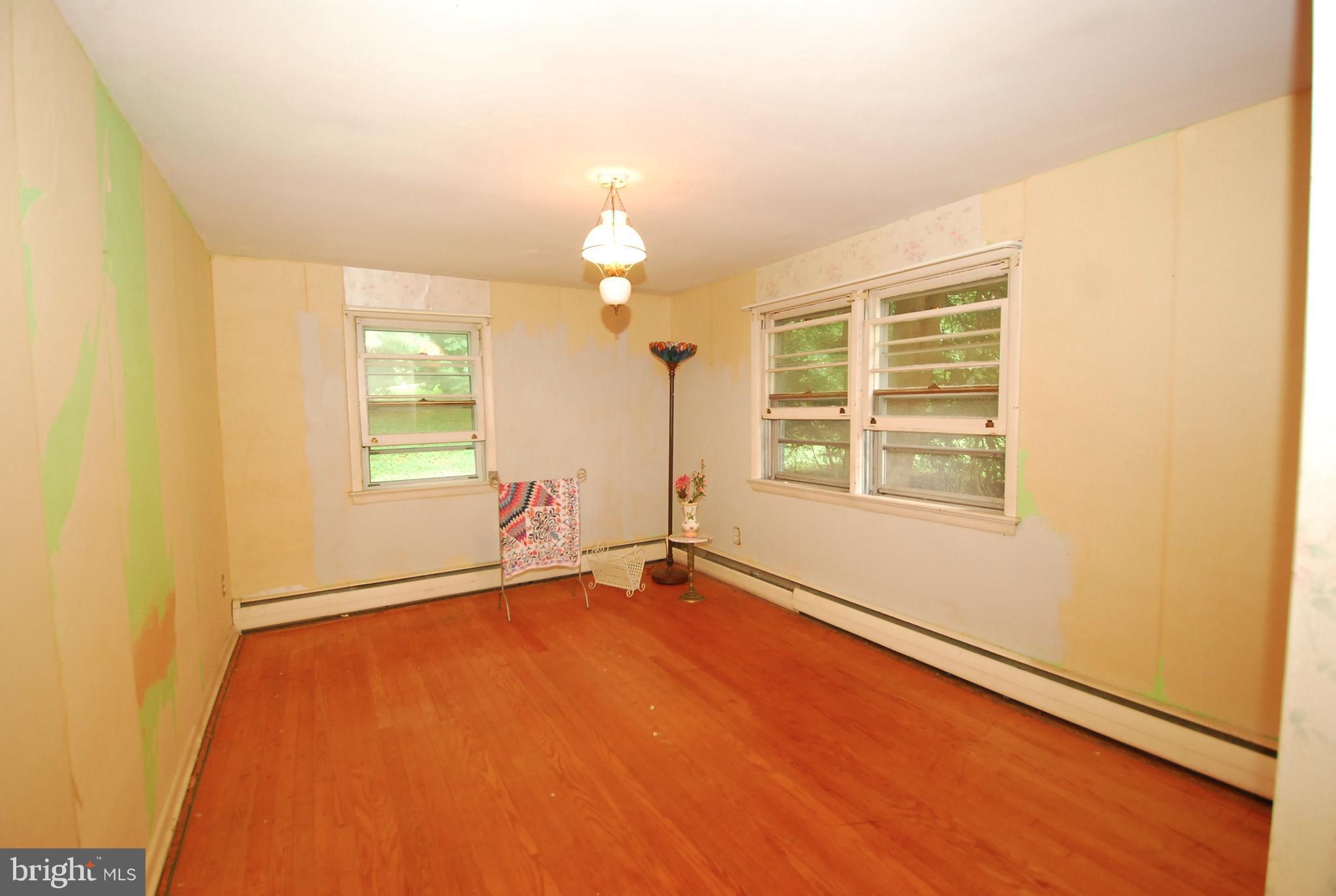 16205 Frederick Road Lisbon, MD 21797 - Photo 3 of 14 Wood floors in bedroom