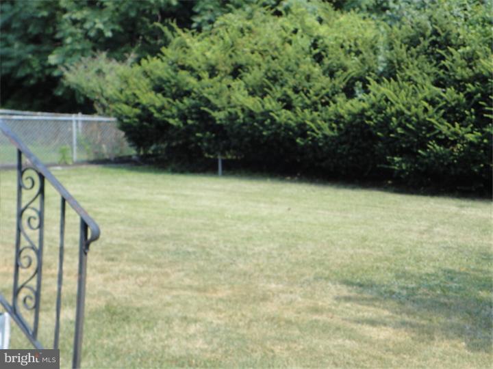 21 Brockton Road Hamilton, NJ 08619 - Photo 4 of 6 Exterior Back