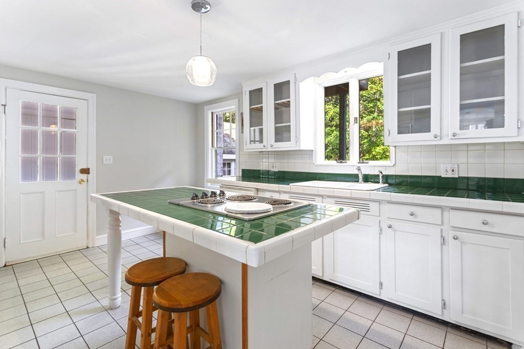 82 Spring Street Stoneham, MA 02180 - Photo 8 of 34 Gallery Image 8