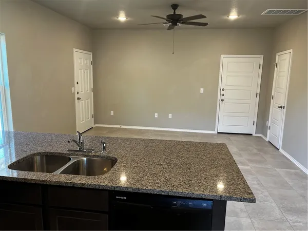 $1,600 | 1139 Garland Road, Georgetown, TX 78626