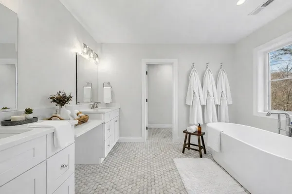 $2,198,000 | 1 Richard Road, Natick, MA 01760