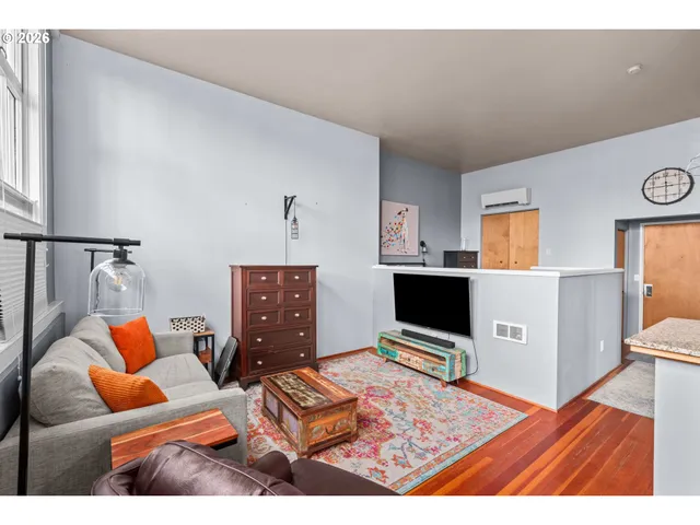 $259,900 | 650 West 12th Avenue, Eugene, OR 97402