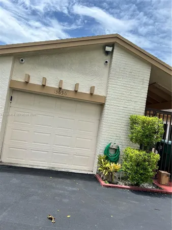 $3,500 | 13656 Southwest 117th Lane, Unit 13656, Miami, FL 33186