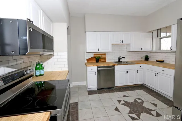 $399,900 | 3092 Bellerive Drive, St. Louis, MO 63121