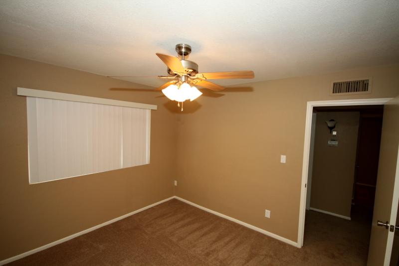 823 West Thunderbird Road Phoenix, AZ 85029 - Photo 17 of 21 IMG_0115