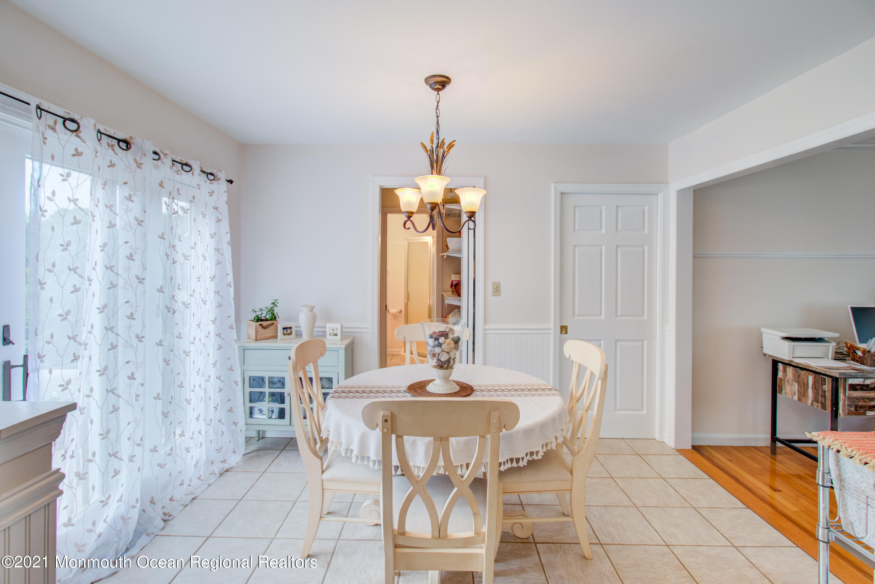 463 Flock Road Hamilton, NJ 08619 - Photo 7 of 24 a dining room with furniture and window