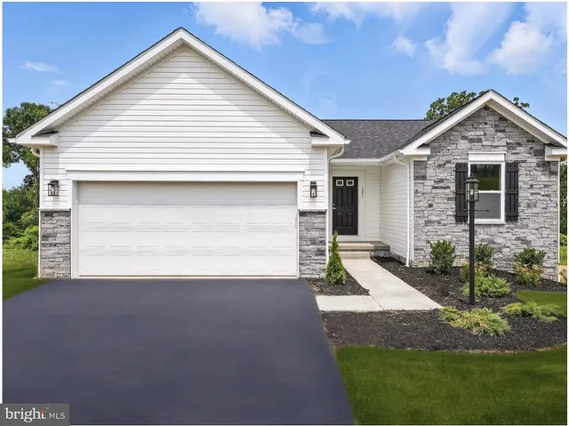 a view of front of house with yard