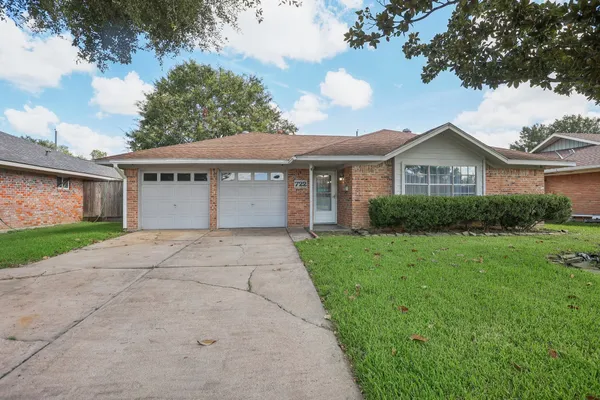 $2,200 | 722 Princeton Lane, Deer Park, TX 77536
