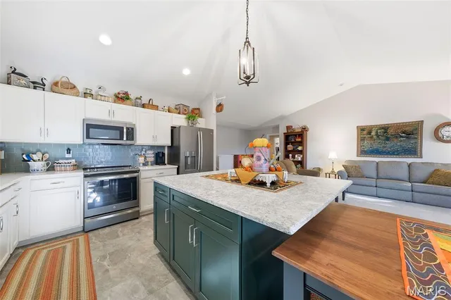 $419,900 | 5634 Sun Bear Drive, House Springs, MO 63051