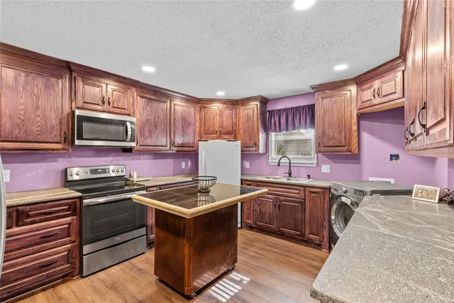 $199,000 | 194 County Road 2775, Colmesneil, TX 75938