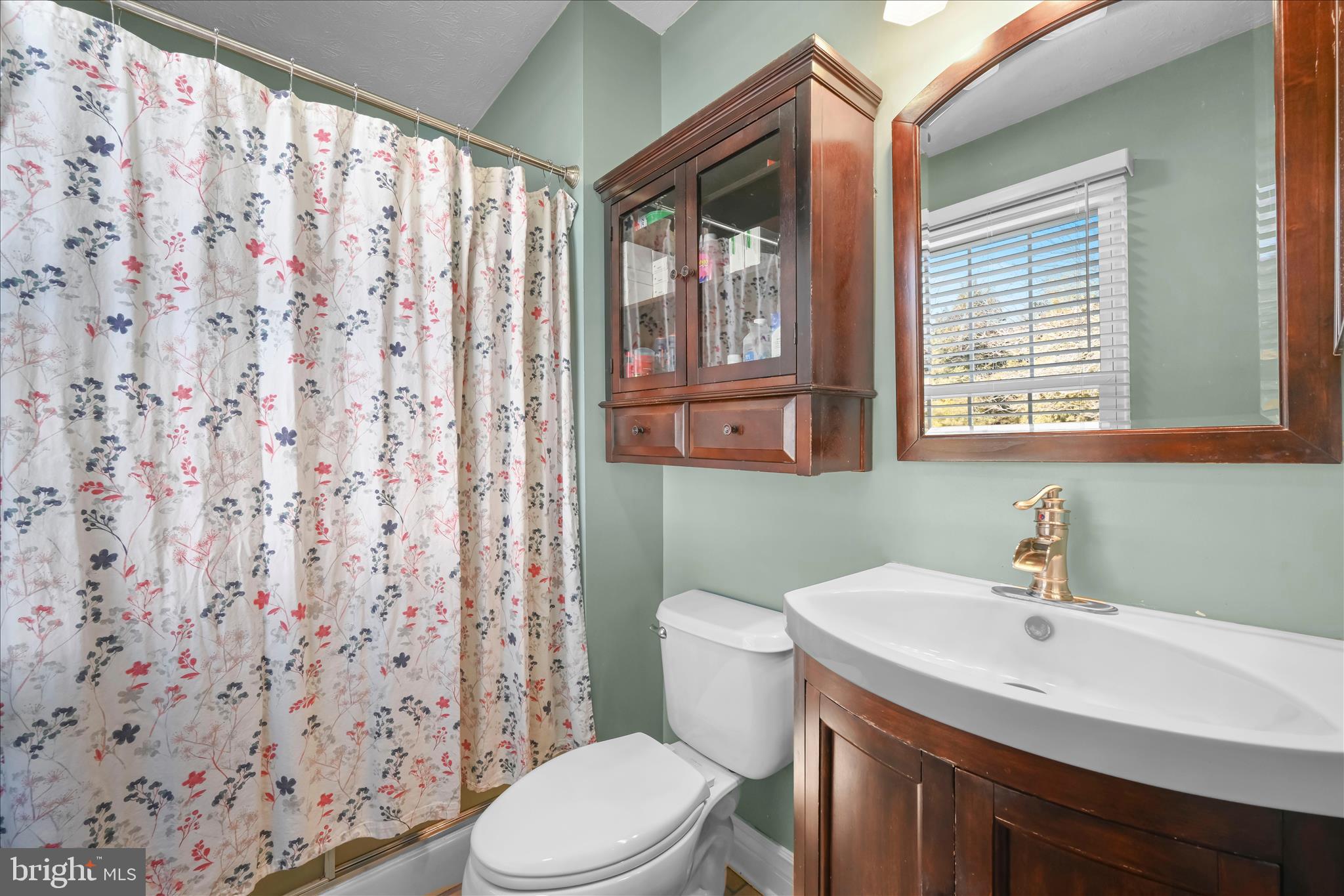 143 Cold Stream Trail Felton, PA 17322 - Photo 22 of 46 Bathroom