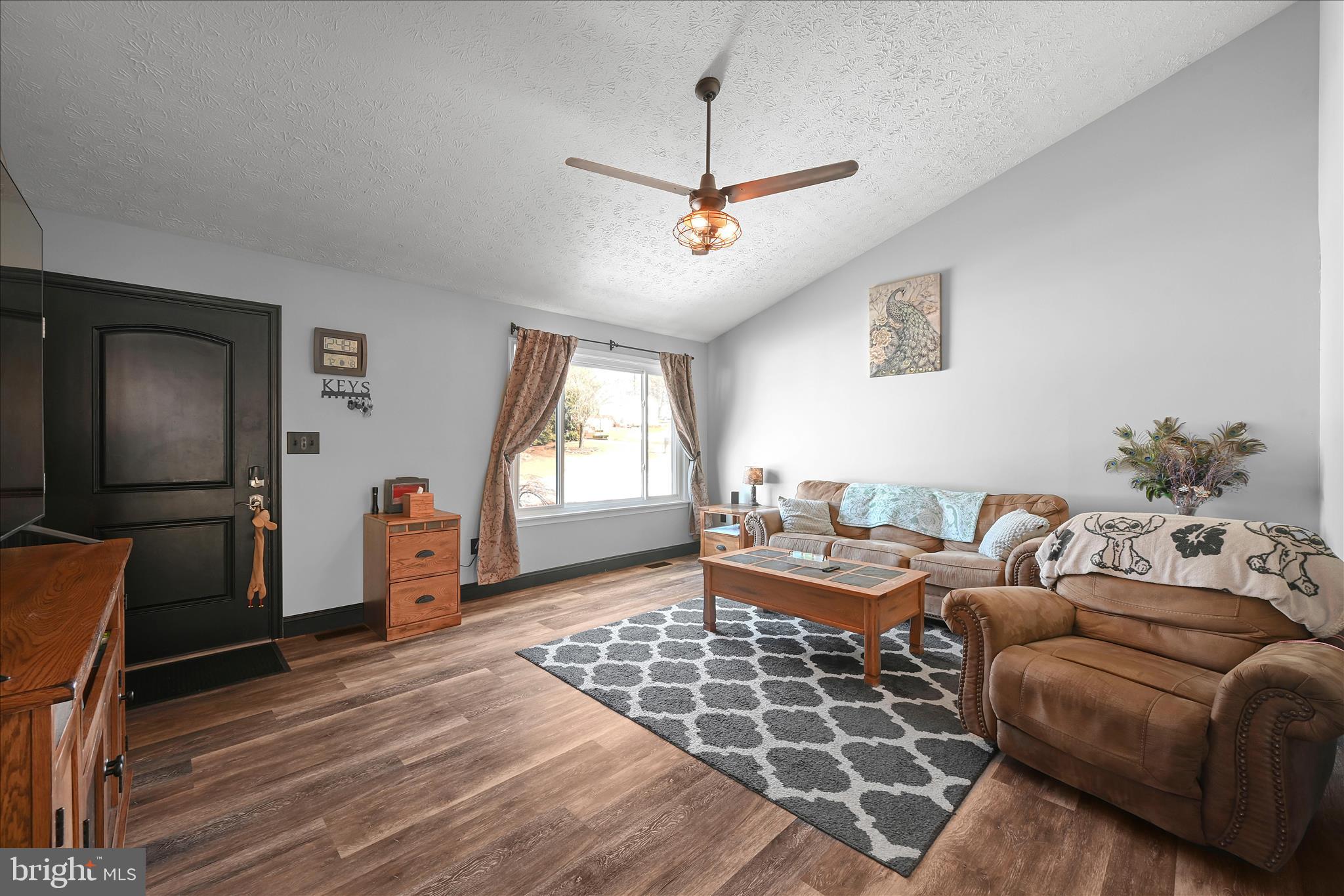 143 Cold Stream Trail Felton, PA 17322 - Photo 9 of 46 Living Area