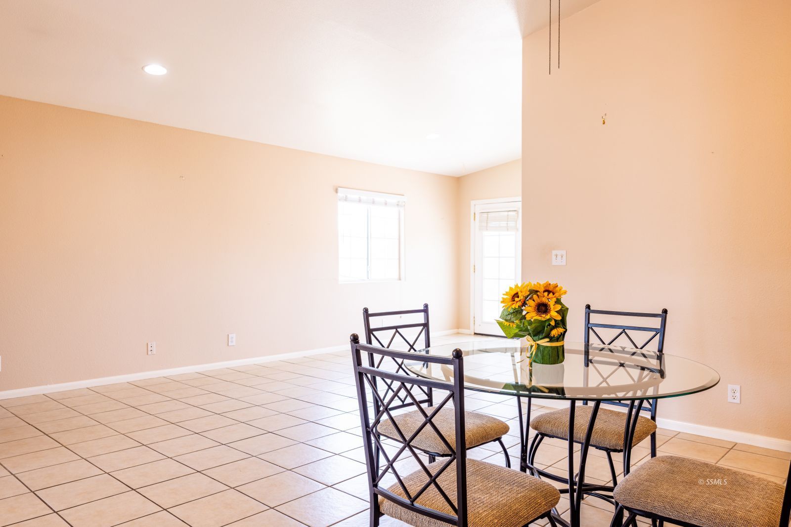 113 Kathy Avenue Ridgecrest, CA 93555 - Photo 9 of 40 Gallery Image 9