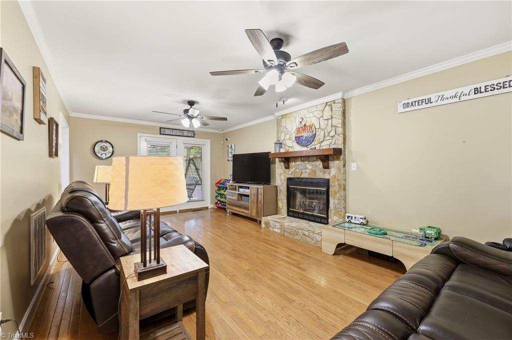 3710 Southeast School Road Greensboro, NC 27406 - Photo 5 of 39