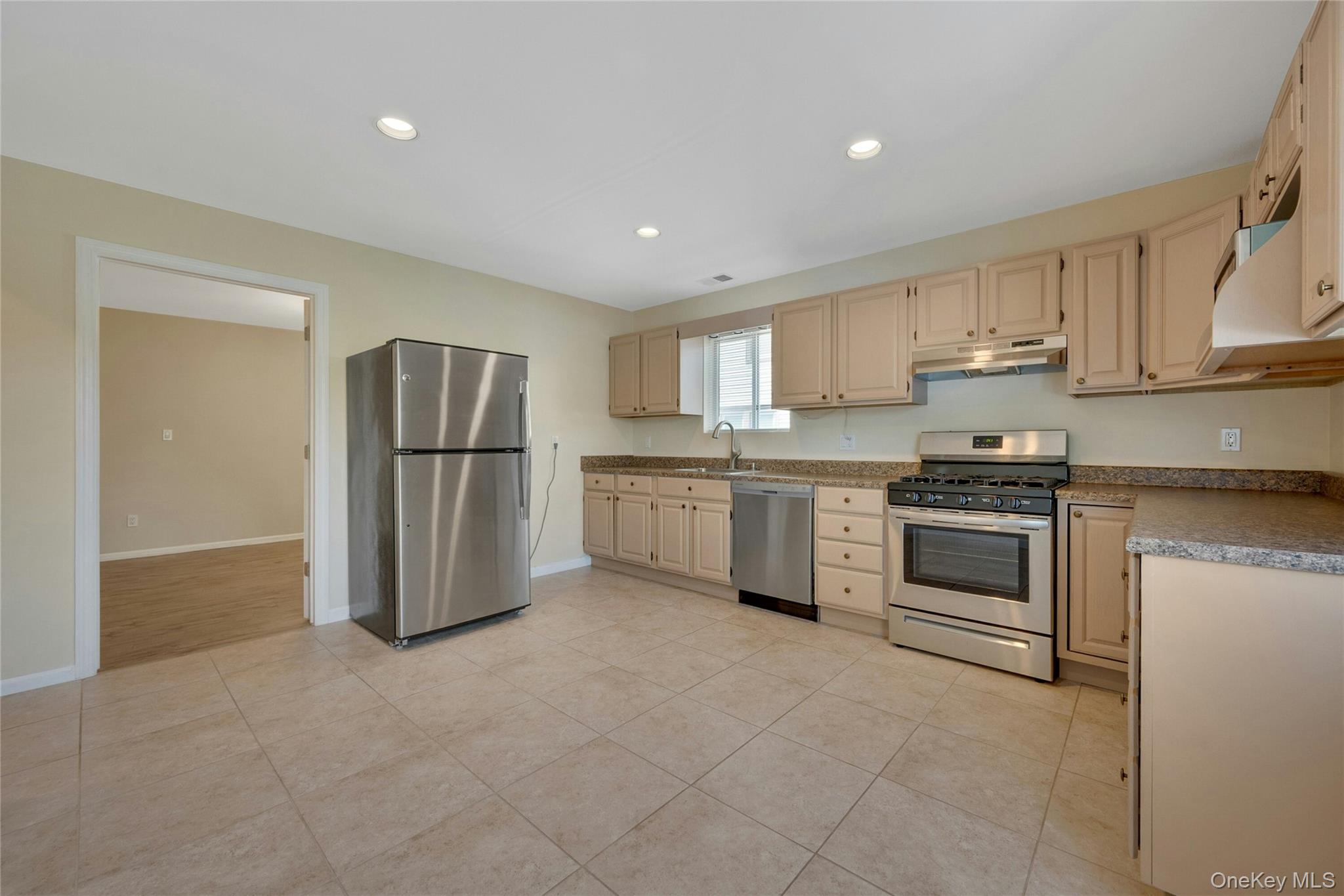 19 Edison Place, Unit 2 Port Chester, NY 10573 - Photo 7 of 23