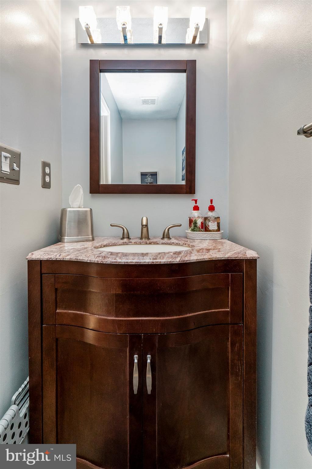 922 Oakleigh Beach Road Baltimore, MD 21222 - Photo 20 of 44 Half Bathroom