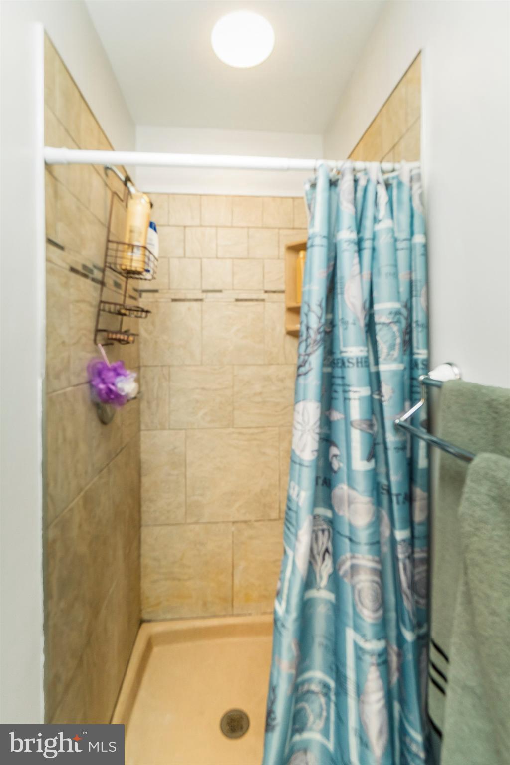 922 Oakleigh Beach Road Baltimore, MD 21222 - Photo 24 of 44 Master Bathroom