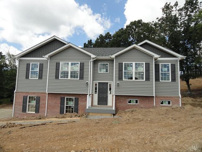 4515 Old Stage Road Radford, VA 24141 - Photo 1 of 21 Front