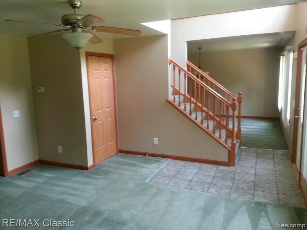 20800 Elwell Road Belleville, MI 48111 - Photo 8 of 15 Foyer.jpg