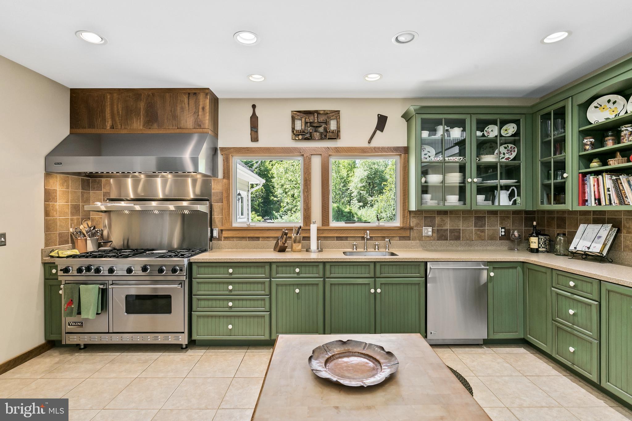 10 Lawrence Drive Cream Ridge, NJ 08514 - Photo 13 of 57
