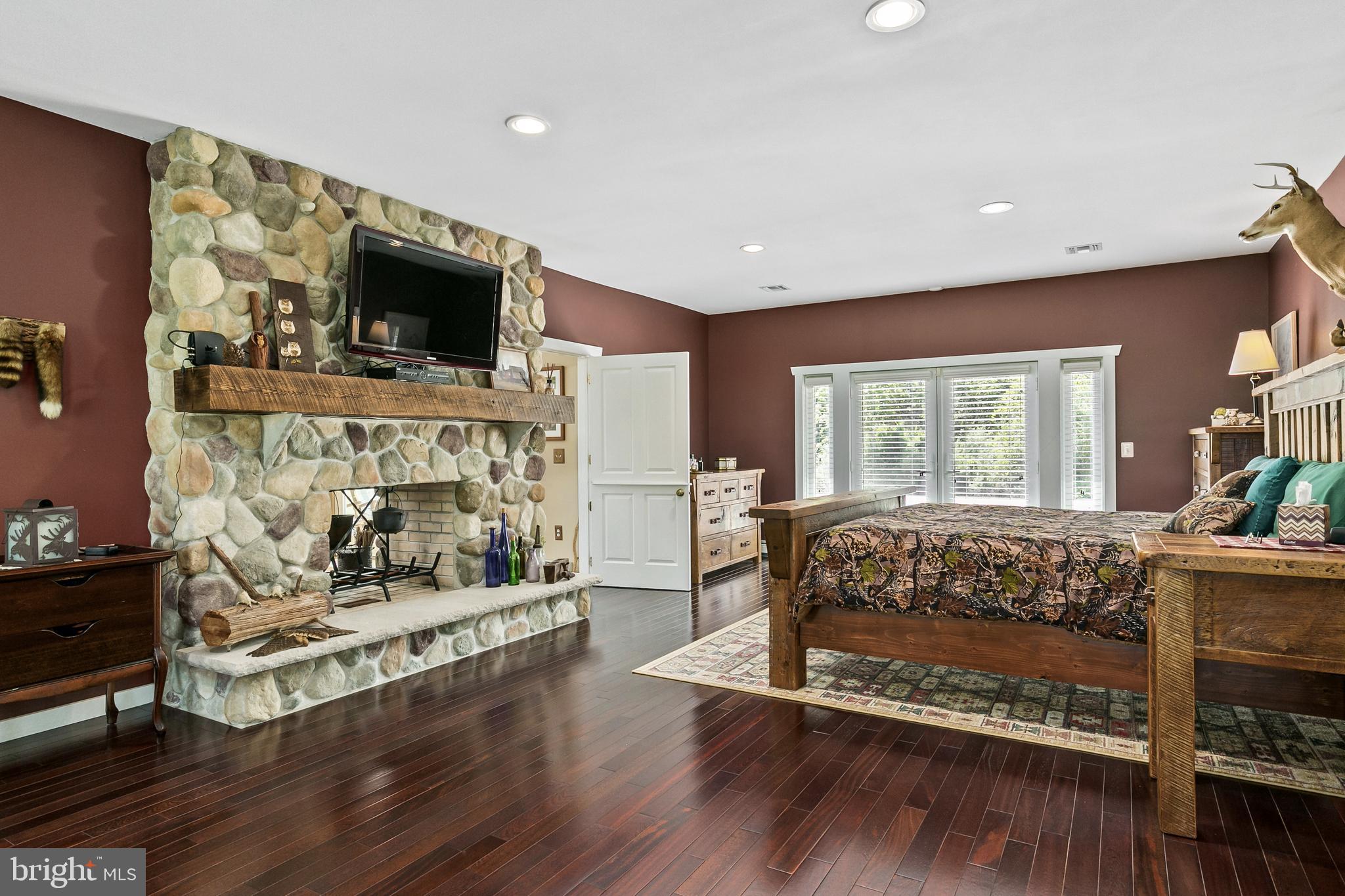 10 Lawrence Drive Cream Ridge, NJ 08514 - Photo 17 of 57
