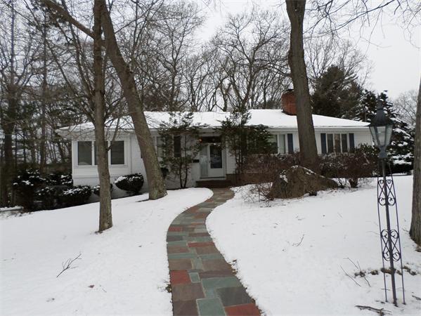 155 Locksley Road Lynnfield, MA 01940 - Photo 1 of 21 Gallery Image 1