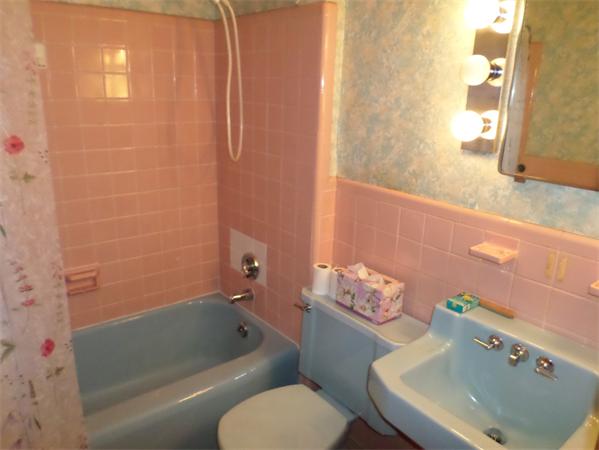 155 Locksley Road Lynnfield, MA 01940 - Photo 14 of 21 Gallery Image 14