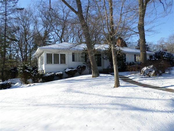 155 Locksley Road Lynnfield, MA 01940 - Photo 4 of 21 Gallery Image 4