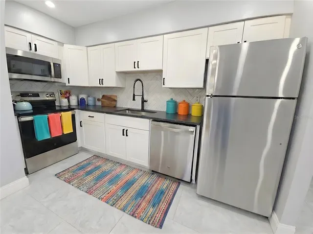 $2,100 | 2941 Shore Drive, Unit C, Safety Harbor, FL 34695