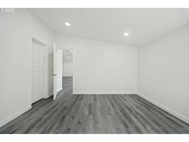 $199,999 | 1949 Southeast Palmquist Road, Unit 42, Gresham, OR 97080