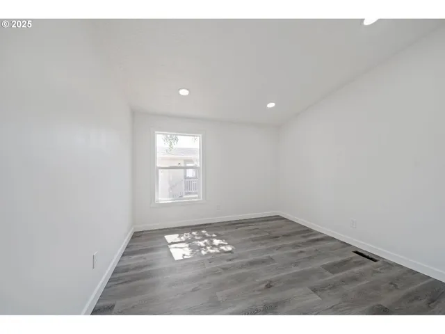 $199,999 | 1949 Southeast Palmquist Road, Unit 42, Gresham, OR 97080