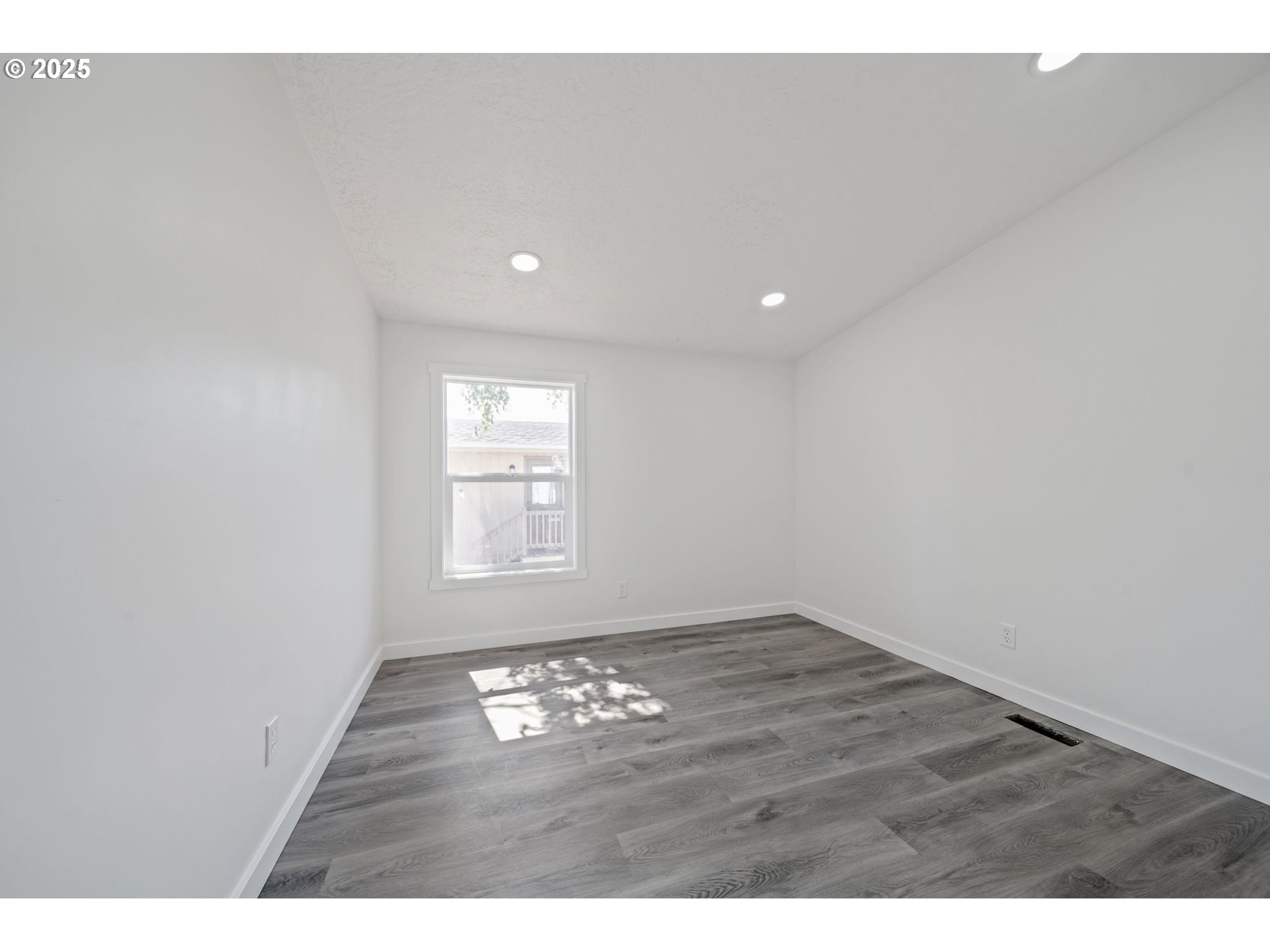 1949 Southeast Palmquist Road, Unit 42 Gresham, OR 97080 - Photo 22 of 28