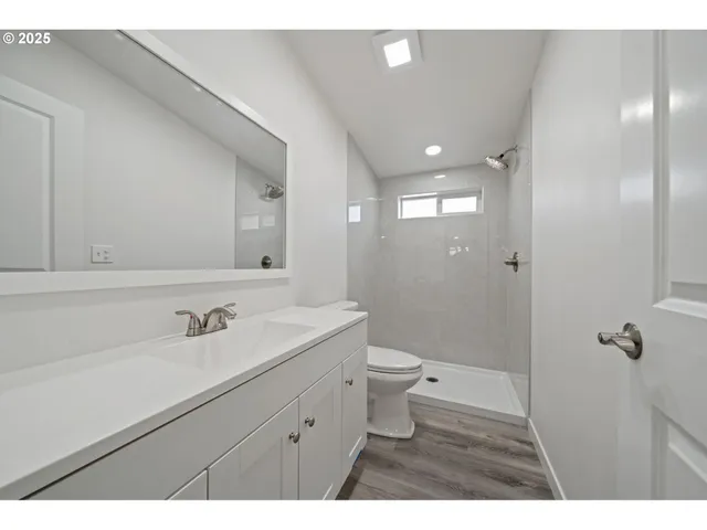 $199,999 | 1949 Southeast Palmquist Road, Unit 42, Gresham, OR 97080