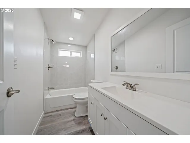 $199,999 | 1949 Southeast Palmquist Road, Unit 42, Gresham, OR 97080