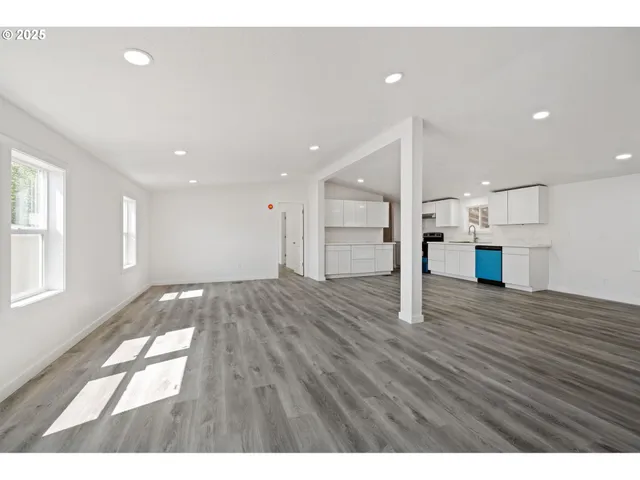 $199,999 | 1949 Southeast Palmquist Road, Unit 42, Gresham, OR 97080