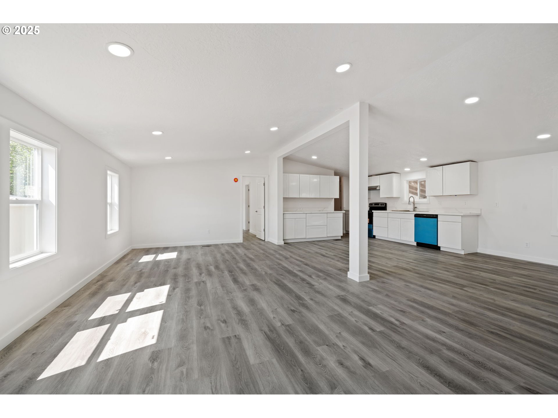 1949 Southeast Palmquist Road, Unit 42 Gresham, OR 97080 - Photo 4 of 28