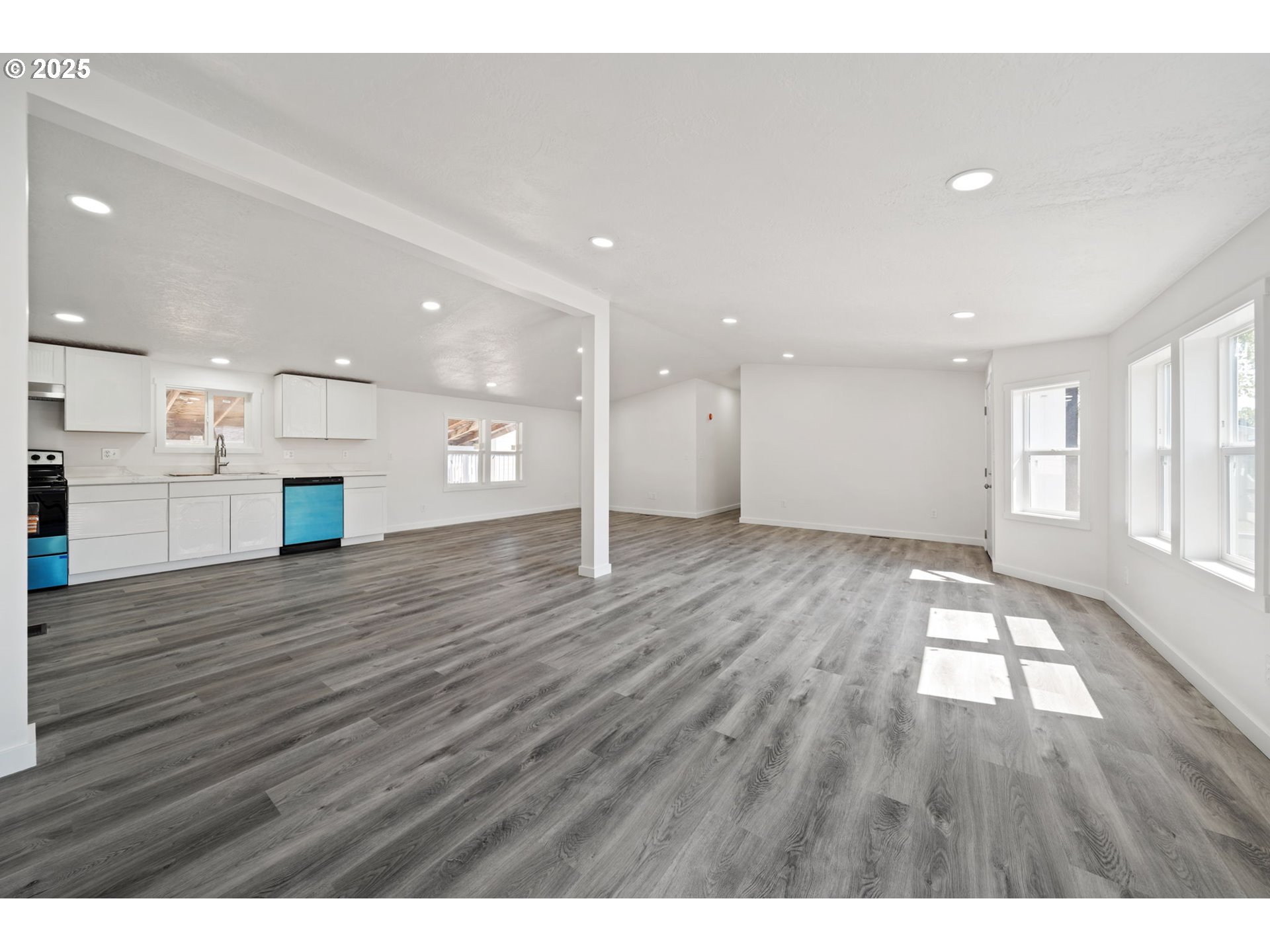 1949 Southeast Palmquist Road, Unit 42 Gresham, OR 97080 - Photo 5 of 28