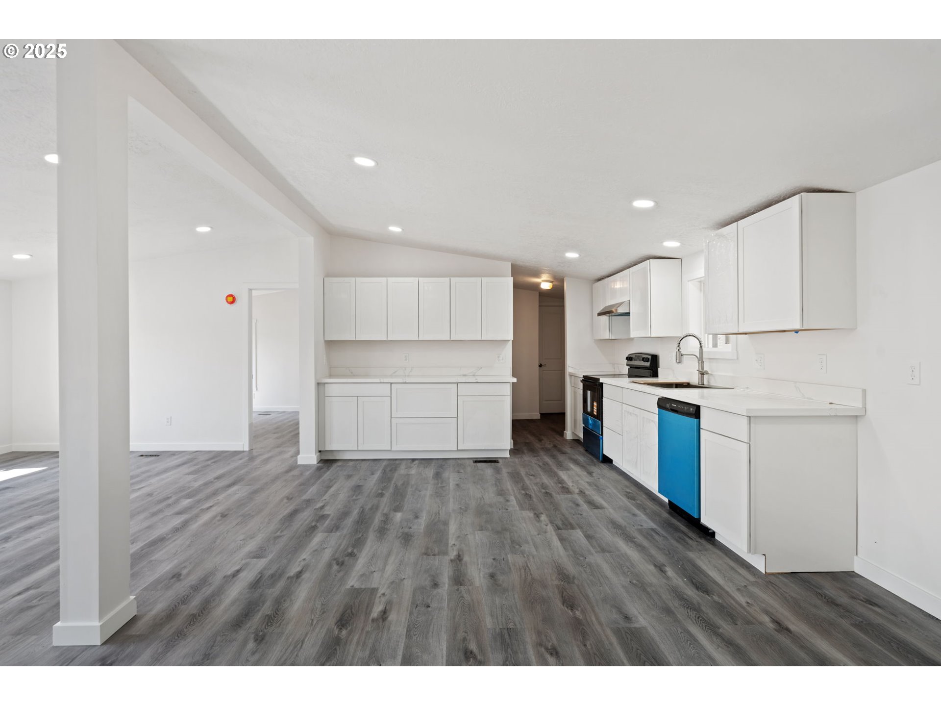 1949 Southeast Palmquist Road, Unit 42 Gresham, OR 97080 - Photo 9 of 28