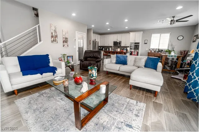 $3,300 | 111 Verde Rosa Drive, Henderson, NV 89011